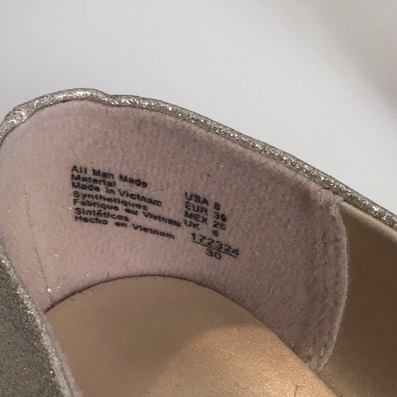 Flat gold metallic women’s shoes - Picture 6 of 6